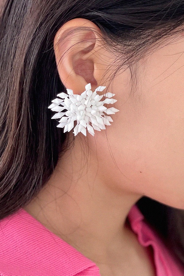 full bloom earring - white