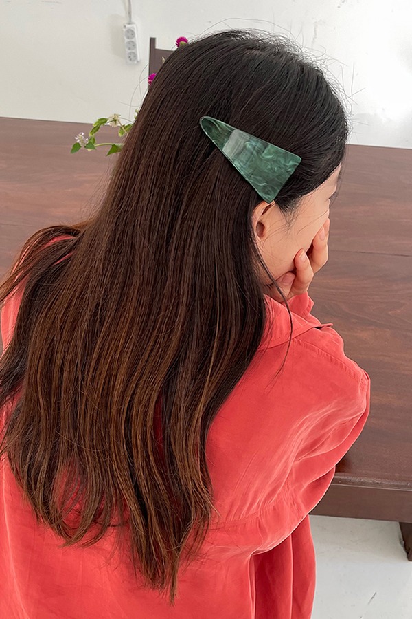 triangle hair pin (dark green)